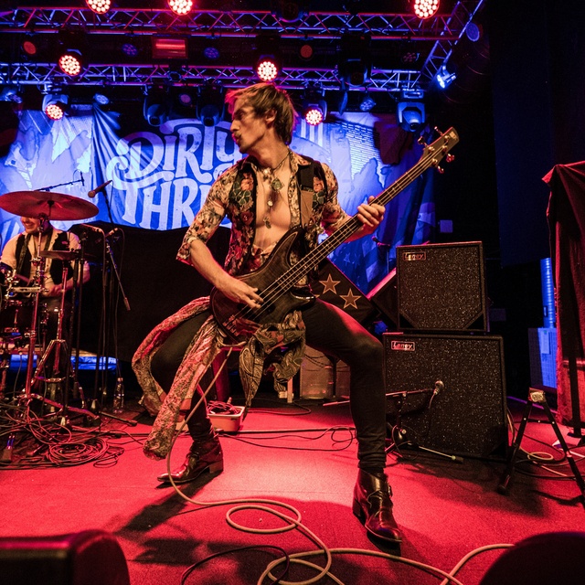aaron_on_bass